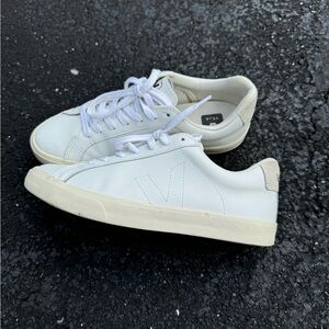 Size 9 - Veja Esplar Logo Leather White